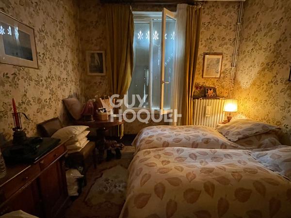 Maison de ville avec cour intérieure, dépendance et garage à Épernay