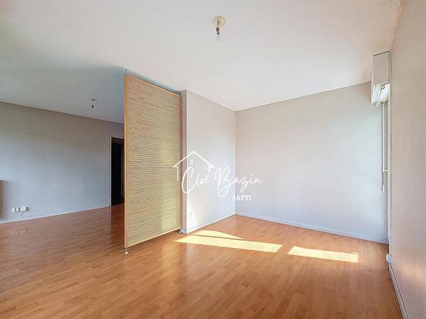 T2 lumineux avec double balcon et vue dégagée à Blanquefort