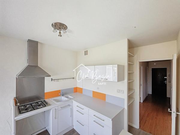 T2 lumineux avec double balcon et vue dégagée à Blanquefort