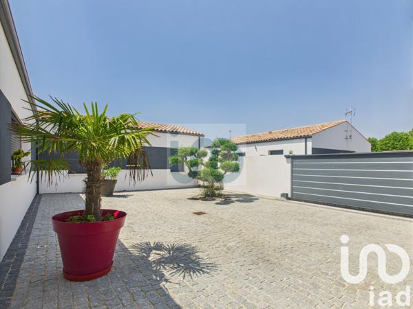 Maison à vendre 5 pièces 223 m² Angoulins