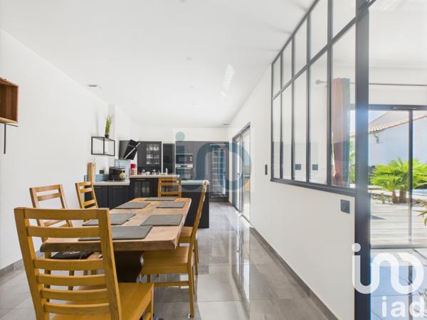 Maison à vendre 5 pièces 223 m² Angoulins