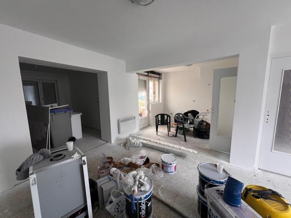 Maison semi-individuelle 3 ch + Comble aménagé - sous sol - jardin