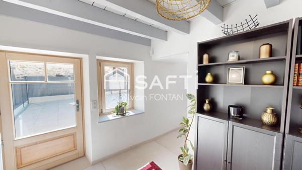 MAISON RENOVEE AVEC DE TRES BEAUX VOLUMES DANS UN CADRE CHAMPÊTRE AU CALME