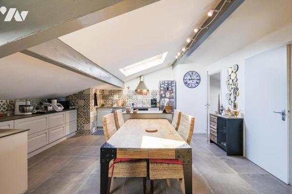 EYBENS : Place de Verdun