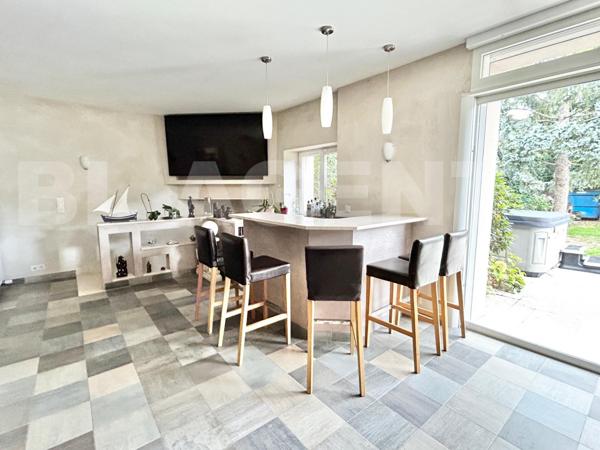  Les Essarts le roi centre - Superbe maison familiale de 240 m² – Prestations haut de gamme au Calme