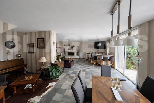  Les Essarts le roi centre - Superbe maison familiale de 240 m² – Prestations haut de gamme au Calme