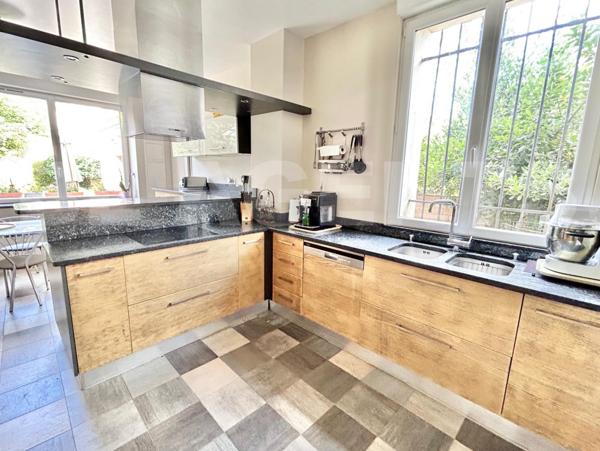  Les Essarts le roi centre - Superbe maison familiale de 240 m² – Prestations haut de gamme au Calme