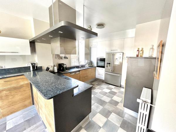  Les Essarts le roi centre - Superbe maison familiale de 240 m² – Prestations haut de gamme au Calme