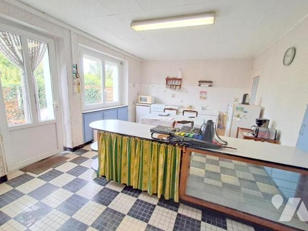   Antigny-  Beau potentiel pour cette  charmante maison