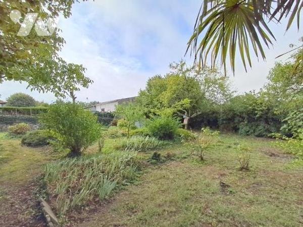   Antigny-  Beau potentiel pour cette  charmante maison