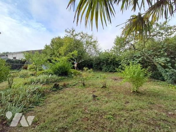   Antigny-  Beau potentiel pour cette  charmante maison