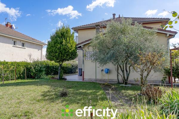 Maison
         7 pièces
        - 180 m² 480 000 € *