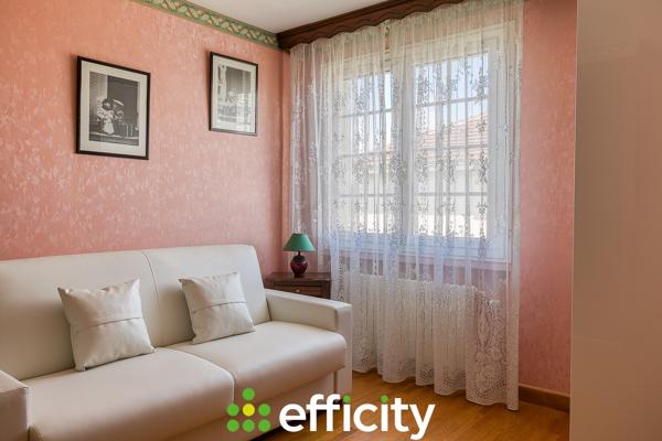 Maison
         7 pièces
        - 180 m² 480 000 € *