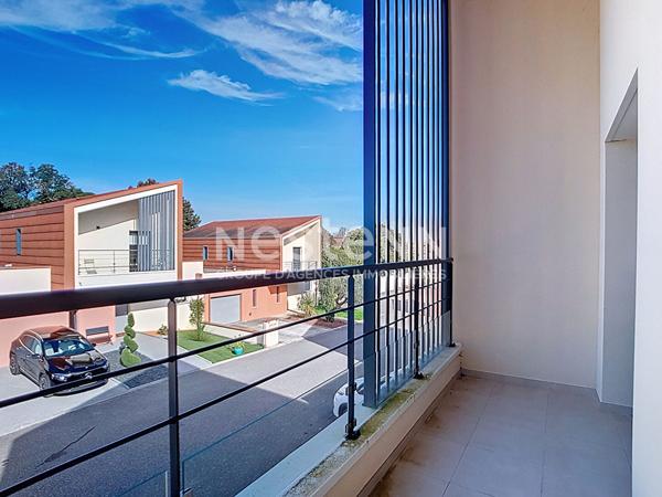 A VENDRE - MAISON CONTEMPORAINE L'ISLE-JOURDAIN CENTRE