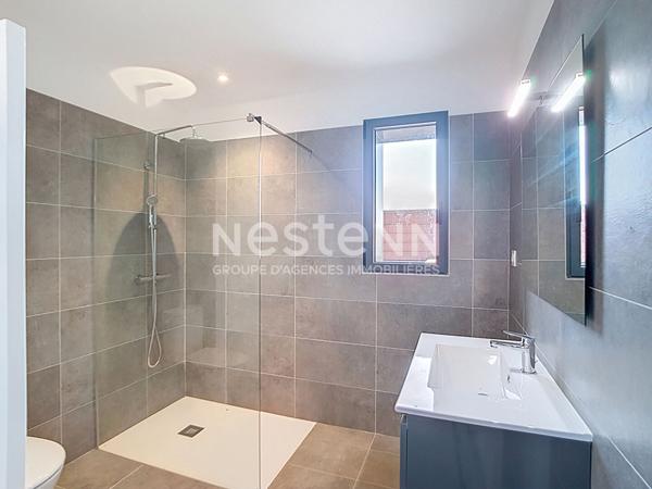 A VENDRE - MAISON CONTEMPORAINE L'ISLE-JOURDAIN CENTRE