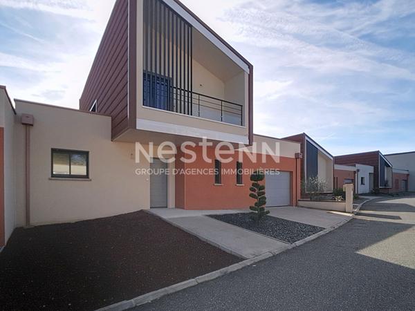 A VENDRE - MAISON CONTEMPORAINE L'ISLE-JOURDAIN CENTRE