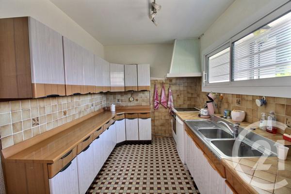 Maison à vendre  6 pièces - 98,08 m 2   PESSAC  - 33