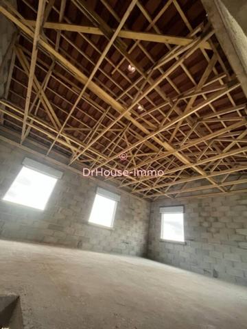 Terrain à vendre 4 pièces de 84 m²