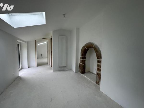 A VENDRE 56 BRECH DEMEURE EN PIERRES DANS BEL ENVIRONNEMENT - NOMBREUSES POSSIBILITES