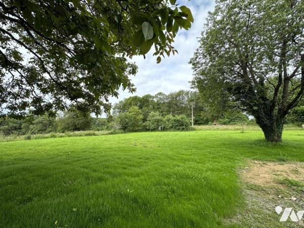 A VENDRE 56 BRECH DEMEURE EN PIERRES DANS BEL ENVIRONNEMENT - NOMBREUSES POSSIBILITES