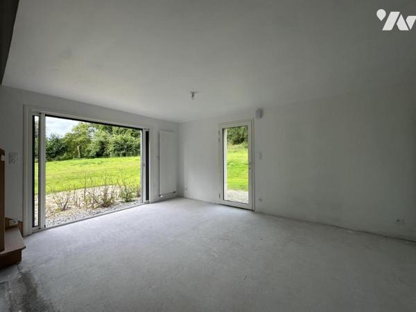 A VENDRE 56 BRECH DEMEURE EN PIERRES DANS BEL ENVIRONNEMENT - NOMBREUSES POSSIBILITES
