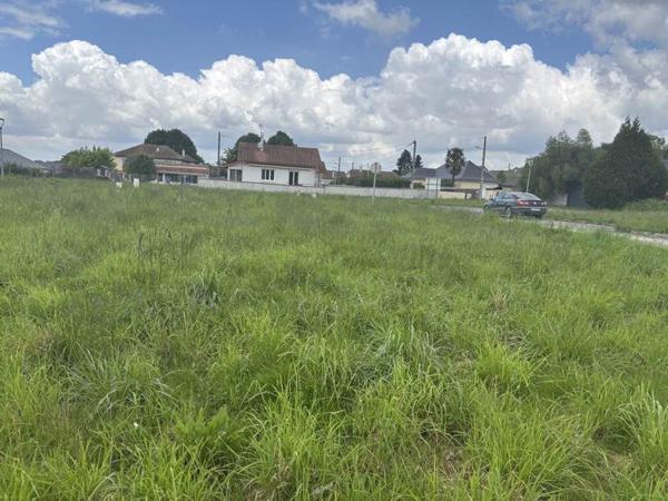 Terrain à vendre |  Soumoulou |  708 m²