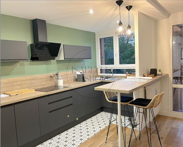 Saint-Germain-en-Laye (78100) - LOUÉ. - Beau F2 rénové dans une résidence verdoyante avec piscine