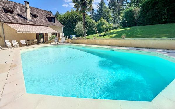 Maison à vendre    9 pièces •  Ussac