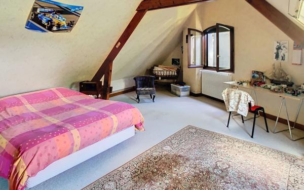 Maison à vendre    9 pièces •  Ussac