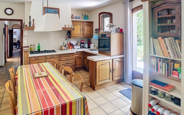 Maison à vendre    9 pièces •  Ussac