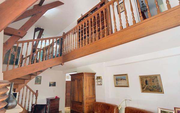 Maison à vendre    9 pièces •  Ussac