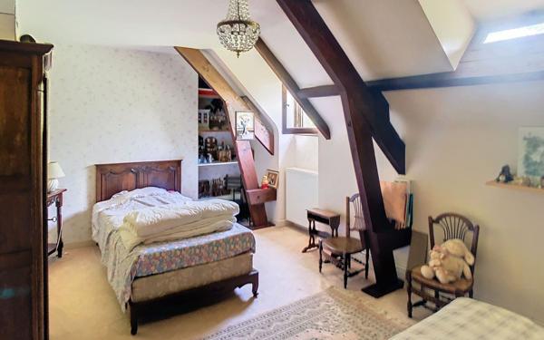 Maison à vendre    9 pièces •  Ussac