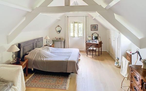 Maison à vendre    9 pièces •  Ussac