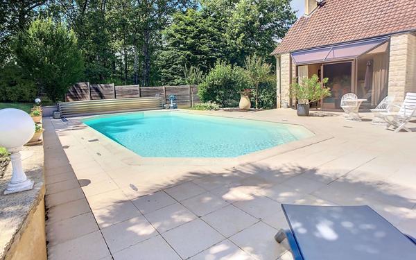 Maison à vendre    9 pièces •  Ussac