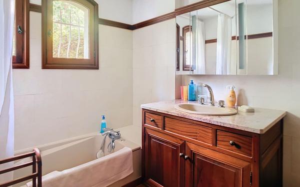 Maison à vendre    9 pièces •  Ussac