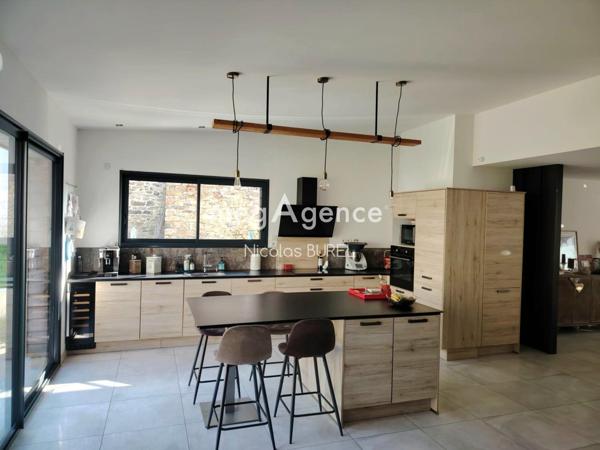 Maison à LA BACONNIERE, 53240 - 6 pièces 140m²