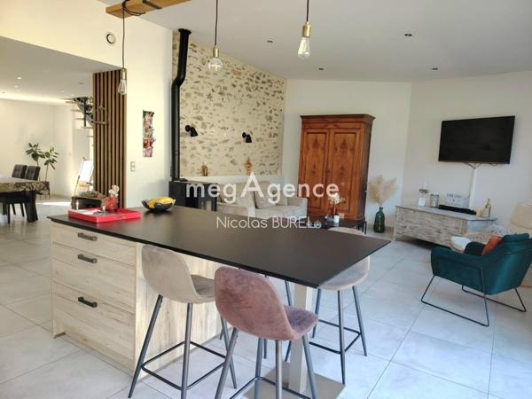 Maison à LA BACONNIERE, 53240 - 6 pièces 140m²