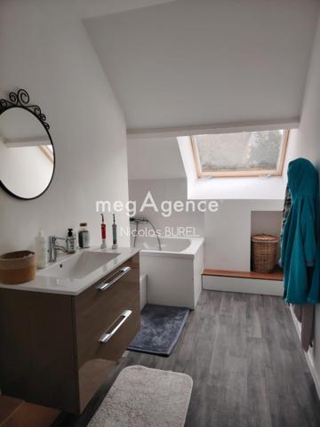 Maison à LA BACONNIERE, 53240 - 6 pièces 140m²