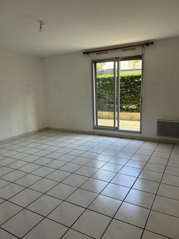 DIJON VOLTAIRE : APPARTEMENT 3 CHAMBRES - TERRASSE - REZ DE JARDIN