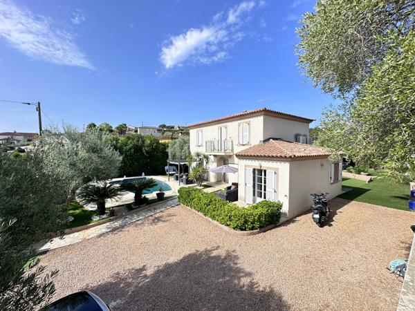 Maison 5 pièces - 142 m² Bien prestige