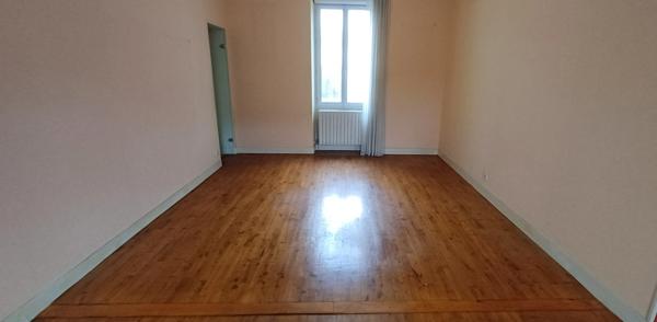 Maison à vendre 8 pièces SAINT YRIEIX SUR CHARENTE (16) avec grand terrain
