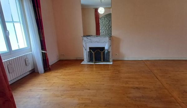 Maison à vendre 8 pièces SAINT YRIEIX SUR CHARENTE (16) avec grand terrain