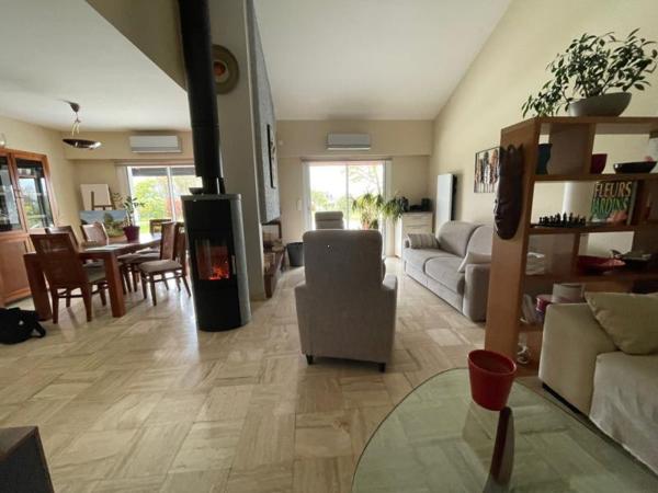 Maison - Proximite oloron-sainte-marie - Réf.:205391 PROXIMITE OLORON MAGNIFIQUE VILLA D'ARCHITECTE DE STYLE CONTEMPORAIN AVEC PISCINE ET VUE SUR LES PYRENEES - BAISSE DE PRIX
