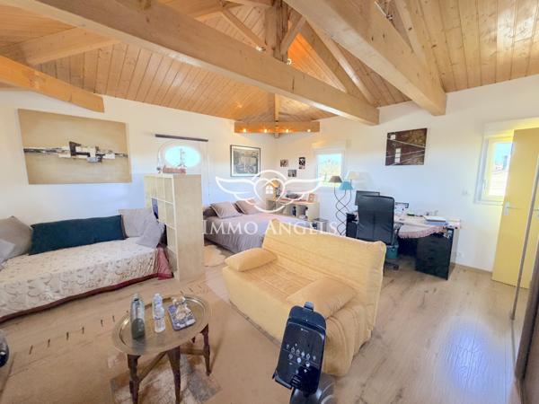 Maison avec studio indépendant