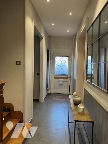 Maison de caractère avec 5 chambres proche commerce et école