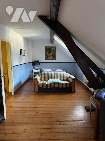 Maison de caractère avec 5 chambres proche commerce et école