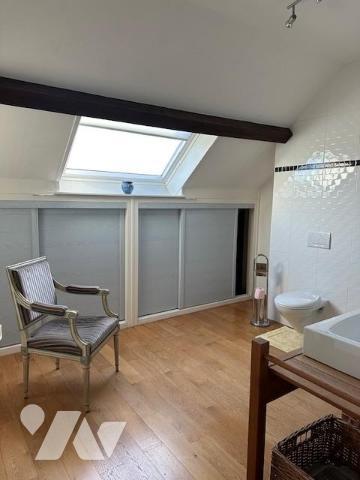 Maison de caractère avec 5 chambres proche commerce et école