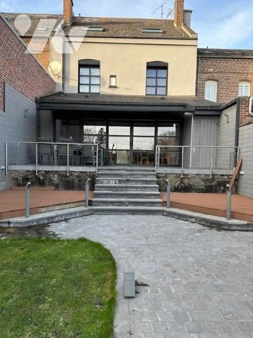 Maison de caractère avec 5 chambres proche commerce et école