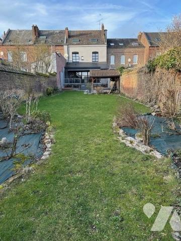 Maison de caractère avec 5 chambres proche commerce et école