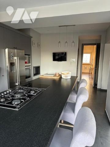 Maison de caractère avec 5 chambres proche commerce et école